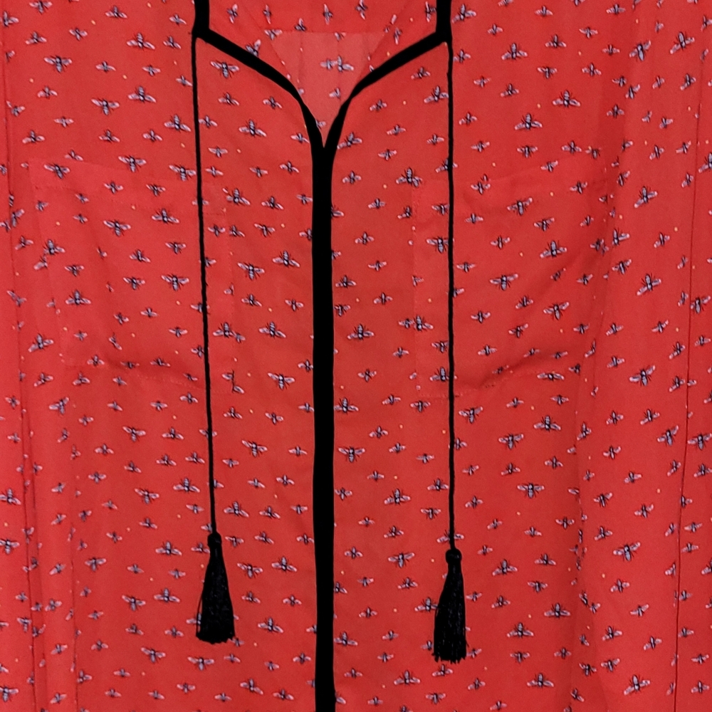Libby Edelman Red Top with Bee Pattern - Picture 2 of 6